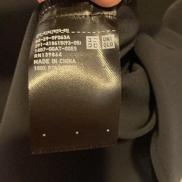 Uniqlo Black Drape Sleeveless V-Neck  Dress Size M. Never used. - Picture 8 of 10